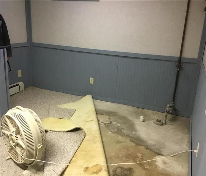 Customer drying floor with a fan